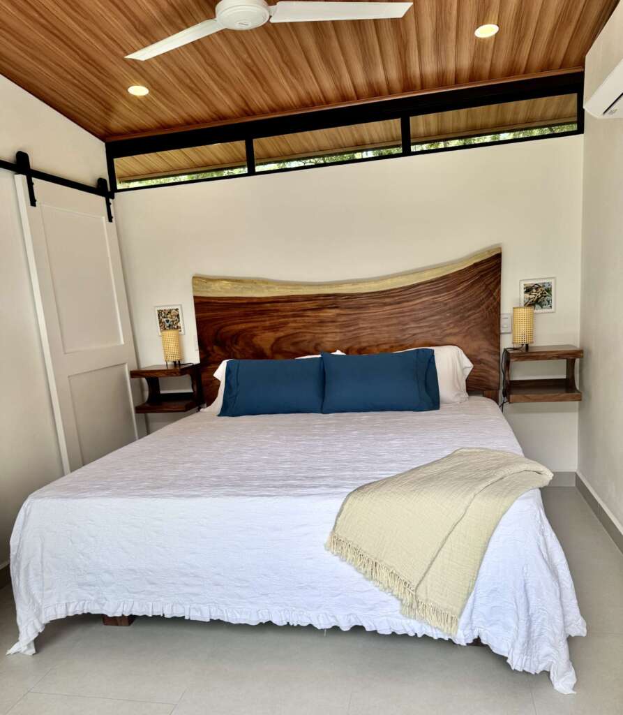 King Bed Casa Sirena